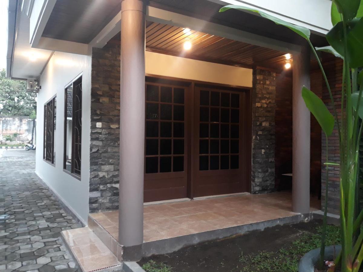 Surakarta  Alsalam Syariah Guesthouse מראה חיצוני תמונה