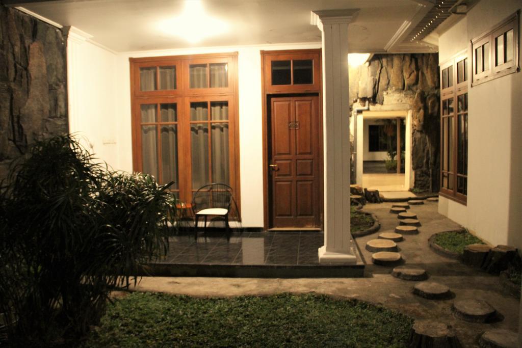 Surakarta  Alsalam Syariah Guesthouse מראה חיצוני תמונה